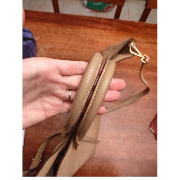 Beautiful Prada handbag. Has been authenticated. - Picture 7 of 11